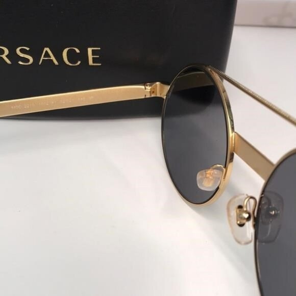 New Versace VE2210 1002 Men’s Sunglasses, a striking blend of luxury and edgy - Picture 7 of 10